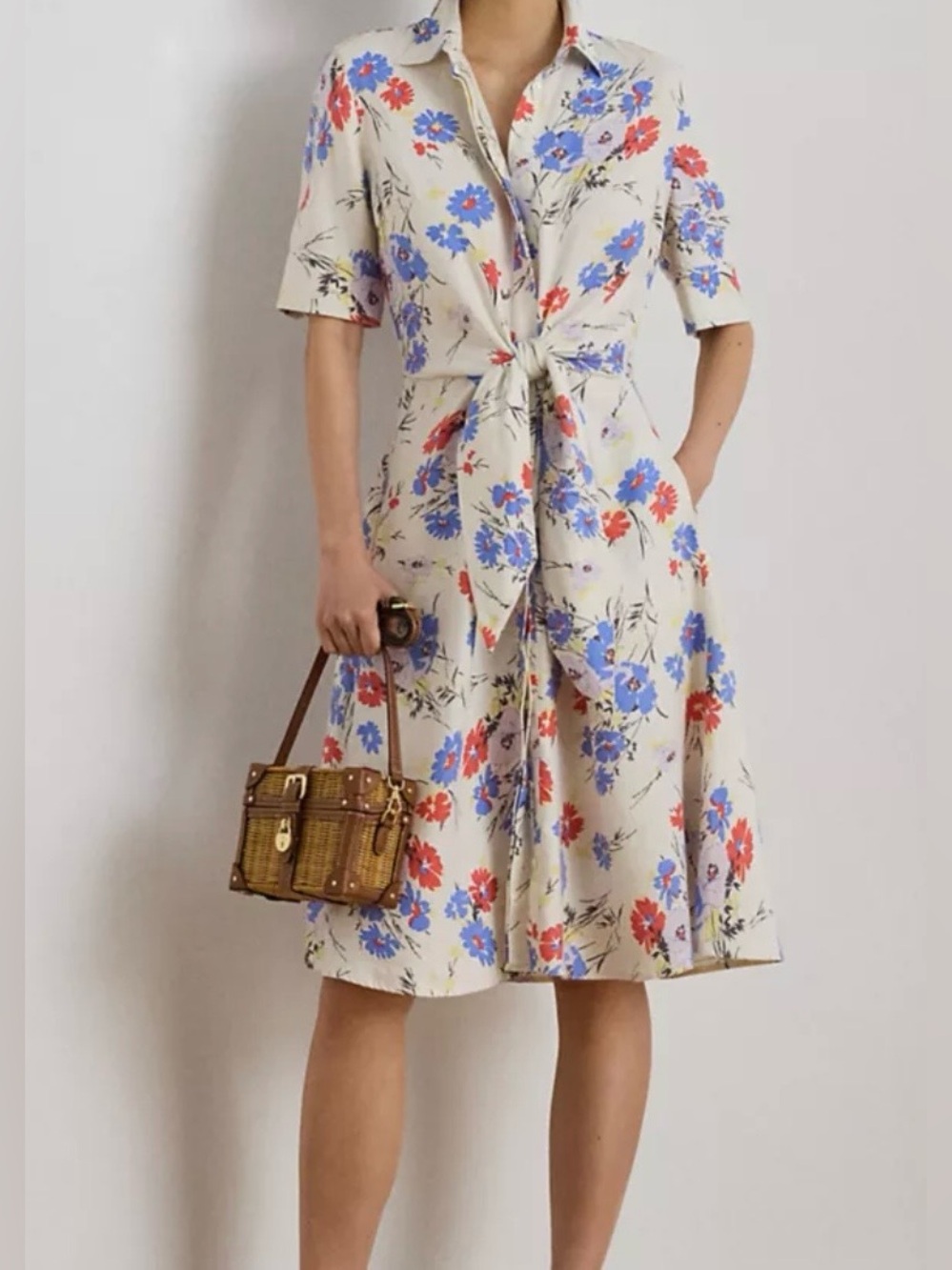 Lauren Ralph Lauren
Petite Floral Tie-Front Linen Shirtdress. Elegant polished.